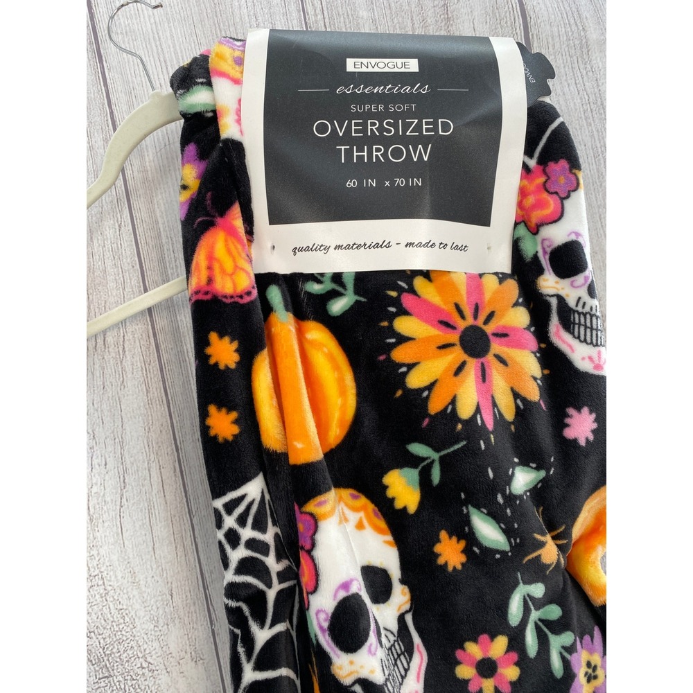 En Vogue Throw Blanket 60x70 Black Sugar Skull Pumpkin Halloween Plush Cozy